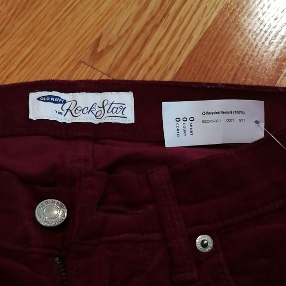 NWT Old Navy Rockstar dark red cords 0 short - Picture 3 of 4